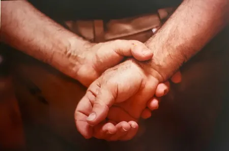 Photography Blum - Sam Francis hands 