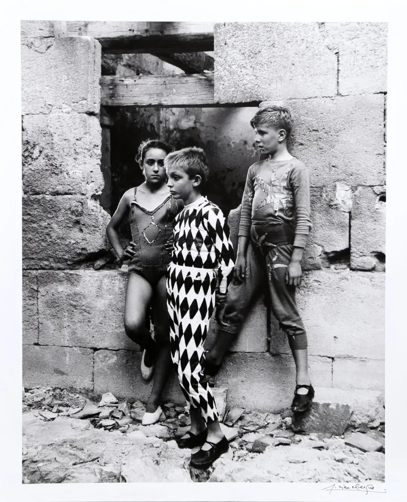 Photography Clergue - Trio de Saltimbanques, Arles