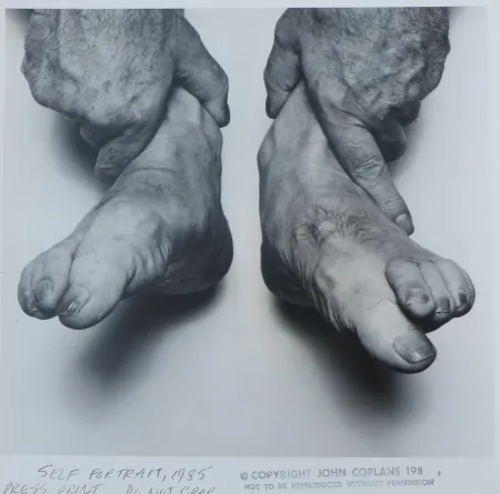 Photography Coplans - Selfportrait hands holding feet