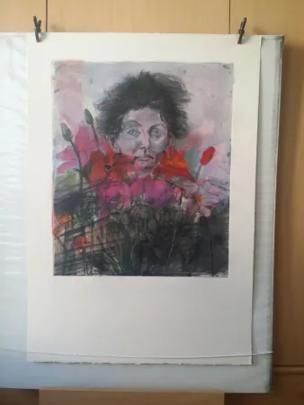 Etching Dine - NANCY OUTSIDE IN JULY FLOWERS OF THE HOLY LAND (1979 )  GRAVURE SIGNEE ET JUSTIFIEE  AVEC REHAUTS DE COULEURS  EPREUVE UNIQUE sur arches creme  FORMAT 90 X  63 CM ENVIRON  RARE  CATALOGUE RAISONNE D OENCH & FEINBERG 61 P 89 