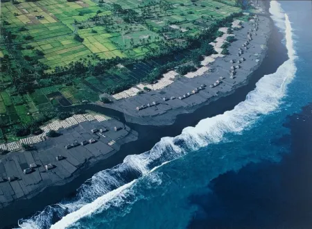 Photography Gerster - Die Salzsieder von Kusamba, Bali Indonesien, 1989. 