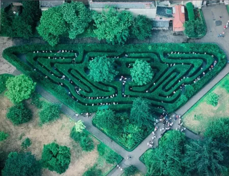 Photography Gerster -  Heckenlabyrinth, Hampton Court, UK, 1984. 
