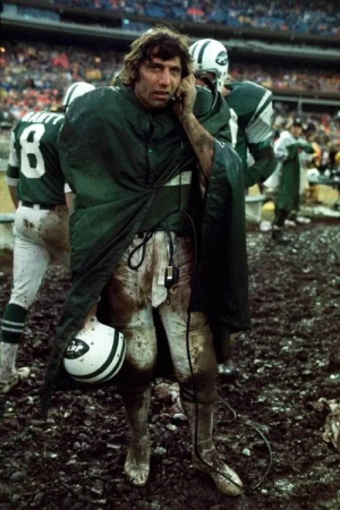 Photography Leifer - Joe Namath in the Mud