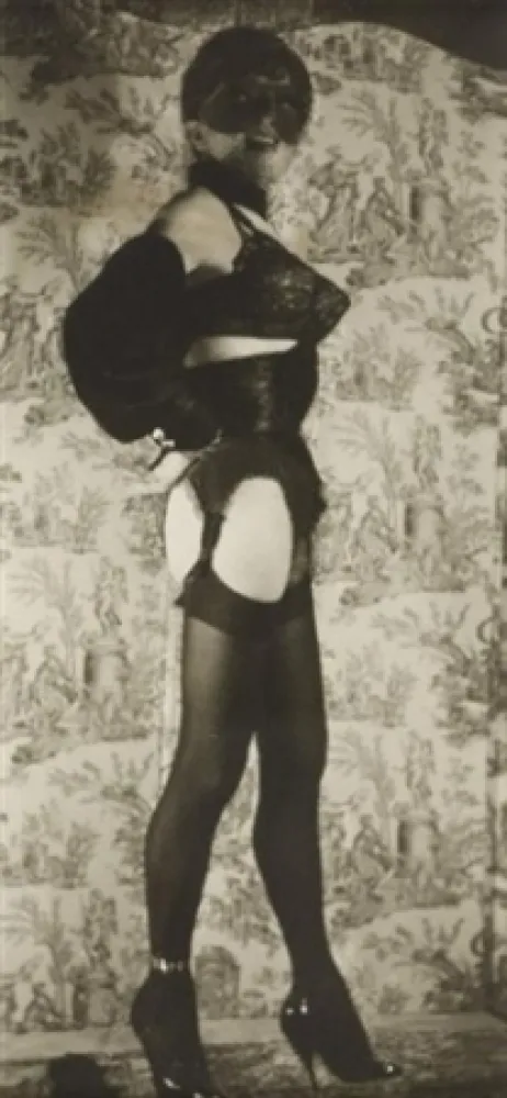 No Technical Molinier - Autoportrait au loup avec faux seins 