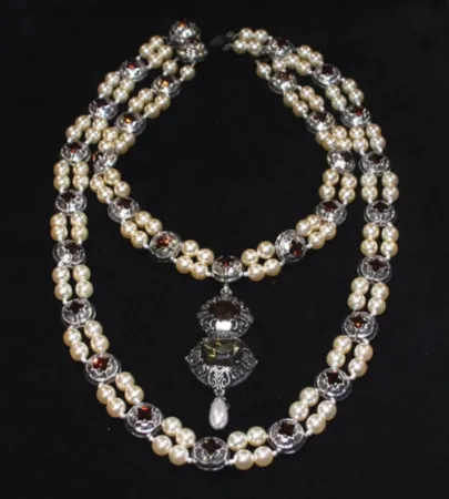 Multiple Sugimoto - Necklace of Jane Seymour