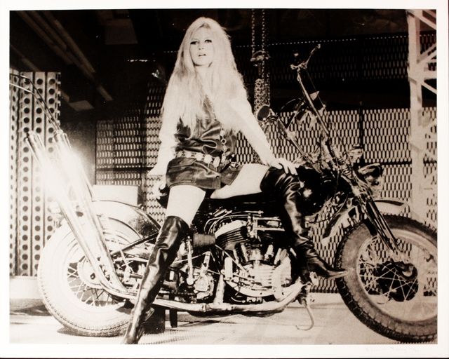 Screenprint Young - Brigitte Bardot sur sa Harley Davidson 