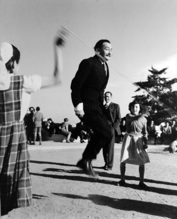 Photography Català-Roca - Dalí en el Parc Güell, Barcelona