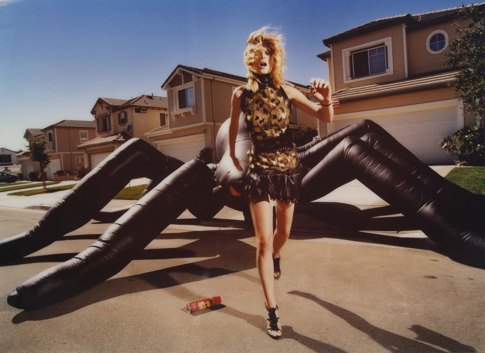 Photography Lachapelle - INFLATABLE SPIDER