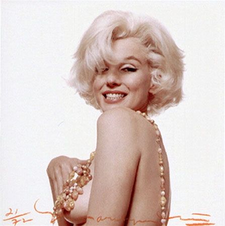 Photography Stern - Marilyn boob