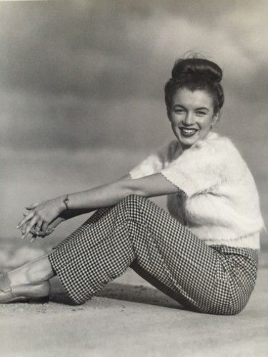 Photography De Dienes  - Marilyn nineteen (1945)
