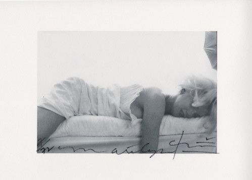 Multiple Stern - Marilyn passed out