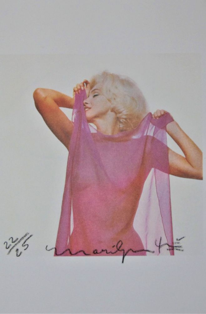 Photography Stern - Marilyn: Pink Scarf