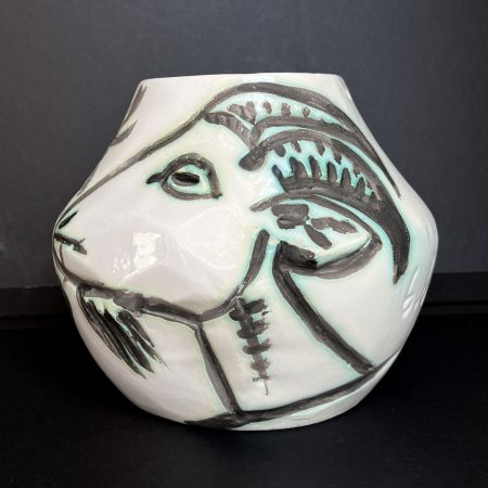 No Technical Picasso - Vase with goats
